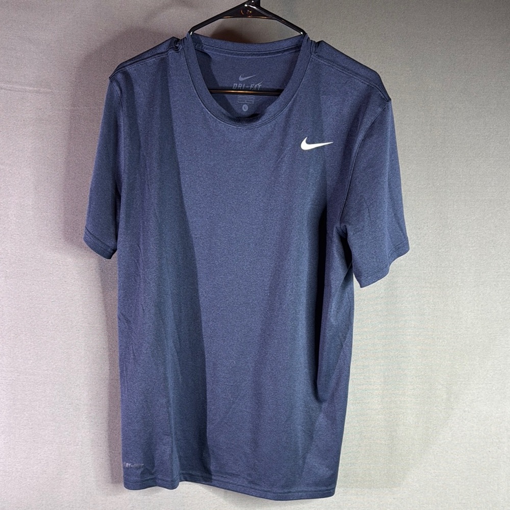 Nike Blue Short Sleeve Tee for Everyday Comfort men’s size large